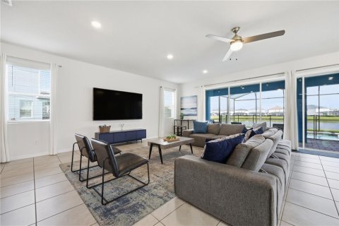 Casa en venta en Kissimmee, Florida, 9 dormitorios, 405.33 m2 № 2386106 - foto 16