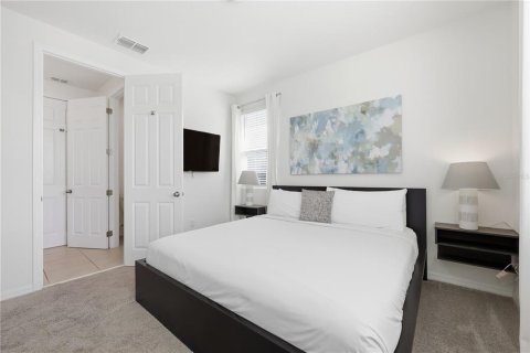 Casa en venta en Kissimmee, Florida, 9 dormitorios, 405.33 m2 № 2386106 - foto 30