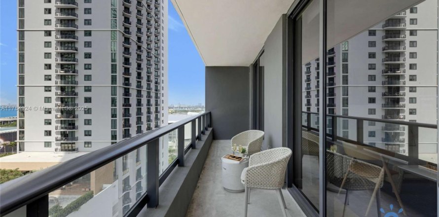 Condominio en Miami, Florida, 1 dormitorio № 1706600