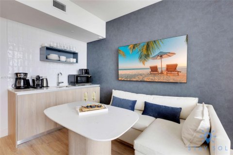 Condominio en venta en Miami, Florida, 1 dormitorio, 55.18 m2 № 1706600 - foto 13