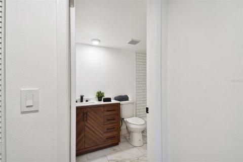 Condo in Seminole, Florida, 1 bedroom  № 1865943 - photo 14