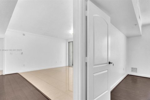 Copropriété à vendre à Hollywood, Floride: 2 chambres, 108.14 m2 № 1852055 - photo 15