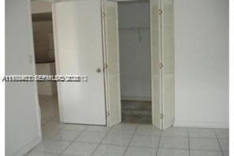 Снять в аренду кондоминиум в Норт-Майами-Бич, Флорида 1 спальня, 72.46м2, № 2050795 - фото 5