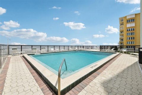 Condo in New Smyrna Beach, Florida, 1 bedroom  № 1910148 - photo 17
