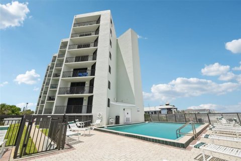 Condo in New Smyrna Beach, Florida, 1 bedroom  № 1910148 - photo 16