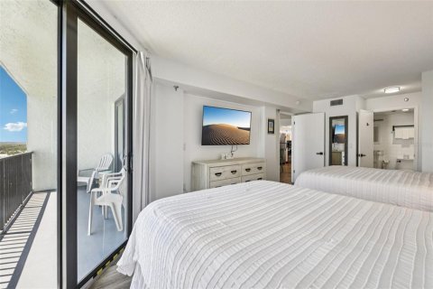 Condo in New Smyrna Beach, Florida, 1 bedroom  № 1910148 - photo 14