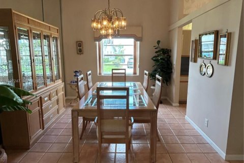 Casa en venta en West Palm Beach, Florida, 2 dormitorios, 148.55 m2 № 2039727 - foto 5