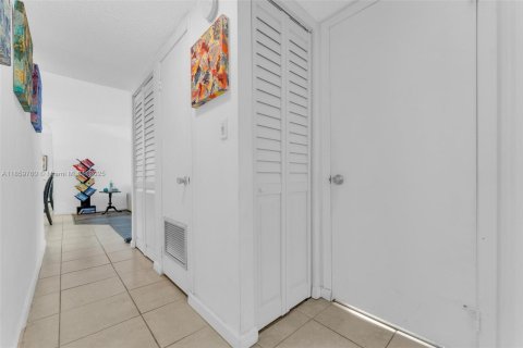 Copropriété à vendre à Aventura, Floride: 2 chambres, 98.29 m2 № 1889208 - photo 14