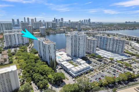 Copropriété à vendre à Aventura, Floride: 2 chambres, 98.29 m2 № 1889208 - photo 3