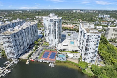 Copropriété à vendre à Aventura, Floride: 2 chambres, 98.29 m2 № 1889208 - photo 29