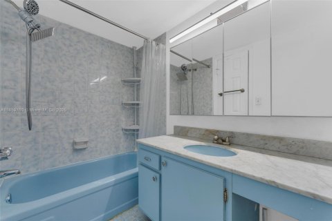 Copropriété à vendre à Aventura, Floride: 2 chambres, 98.29 m2 № 1889208 - photo 24