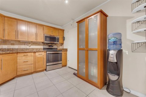 Copropriété à vendre à Aventura, Floride: 2 chambres, 98.29 m2 № 1889208 - photo 13