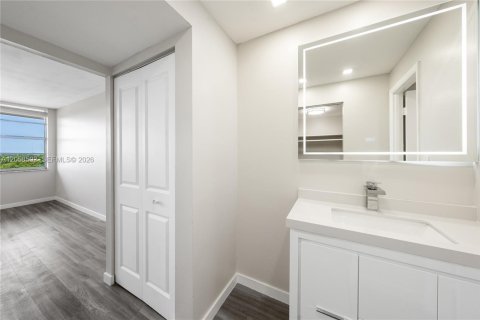 Copropriété à louer à North Miami Beach, Floride: 1 chambre, 72.46 m2 № 2168777 - photo 23