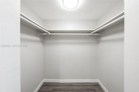 Copropriété à louer à North Miami Beach, Floride: 1 chambre, 72.46 m2 № 2168777 - photo 11