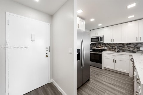 Copropriété à louer à North Miami Beach, Floride: 1 chambre, 72.46 m2 № 2168777 - photo 7