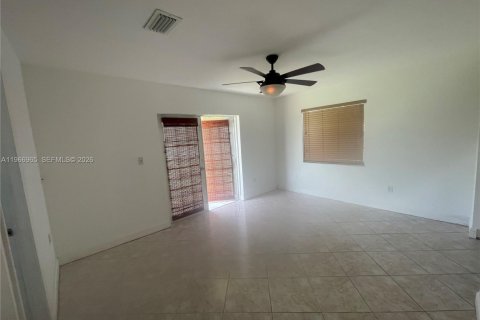 Купить виллу или дом в Хомстед, Флорида 3 спальни, 150.87м2, № 2030717 - фото 11