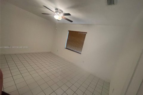 Купить виллу или дом в Хомстед, Флорида 3 спальни, 150.87м2, № 2030717 - фото 15