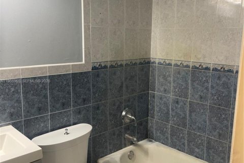 Купить виллу или дом в Хомстед, Флорида 3 спальни, 150.87м2, № 2030717 - фото 17