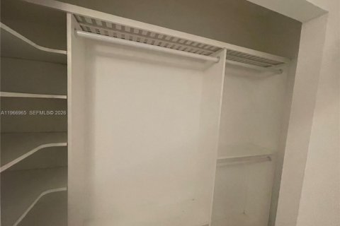 Купить виллу или дом в Хомстед, Флорида 3 спальни, 150.87м2, № 2030717 - фото 16