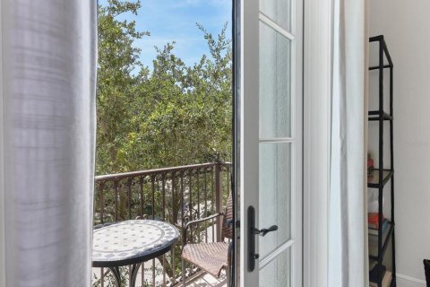 Condo in Sarasota, Florida, 2 bedrooms  № 1828459 - photo 22