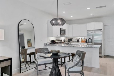 Condo in Sarasota, Florida, 2 bedrooms  № 1828459 - photo 9