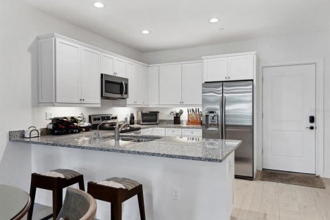 Condo in Sarasota, Florida, 2 bedrooms  № 1828459 - photo 10