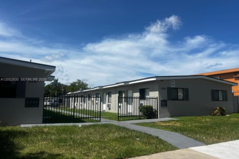 House in Miami, Florida 2 bedrooms № 2264847