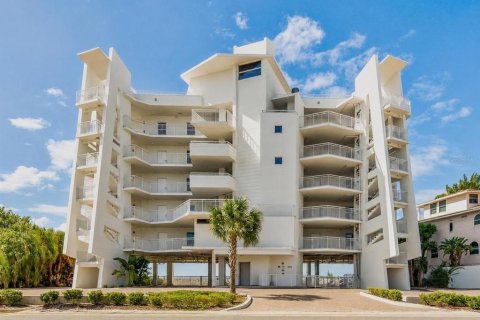 Condo in Saint Petersburg, Florida, 2 bedrooms № 2096372