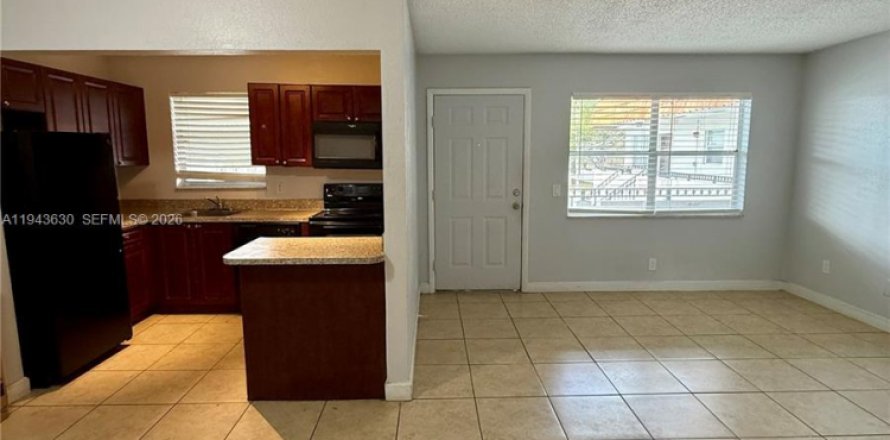 Apartment in Margate, Florida 2 bedrooms, 71.63 sq.m. № 2000539