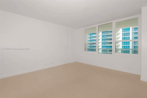 Condo in Hollywood, Florida, 1 bedroom  № 2059679 - photo 19