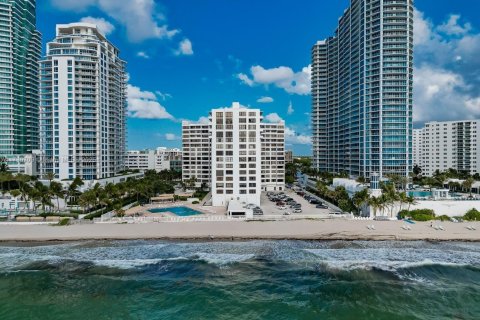 Condo in Hollywood, Florida, 1 bedroom  № 2059679