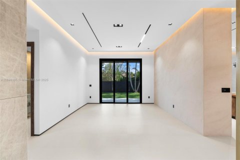 Casa en venta en Miami, Florida, 4 dormitorios, 313.92 m2 № 1951365 - foto 8