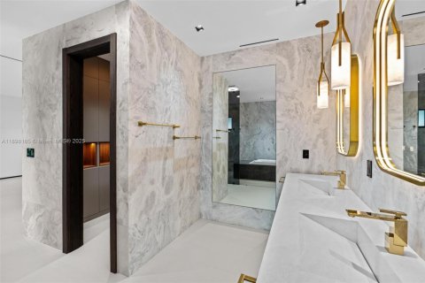 Casa en venta en Miami, Florida, 4 dormitorios, 313.92 m2 № 1951365 - foto 26