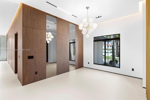 Casa en venta en Miami, Florida, 4 dormitorios, 313.92 m2 № 1951365 - foto 11