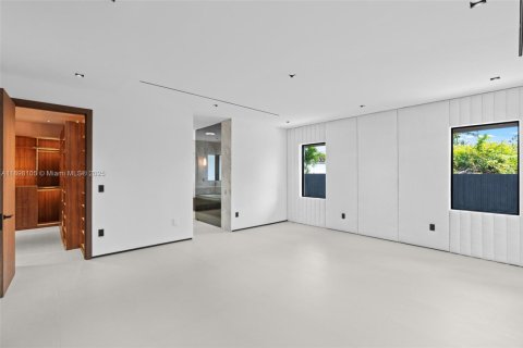 Casa en venta en Miami, Florida, 4 dormitorios, 313.92 m2 № 1951365 - foto 21