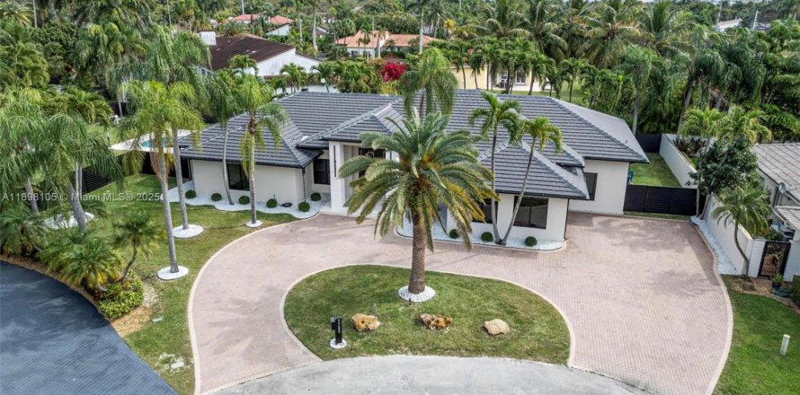 Casa en Miami, Florida 4 dormitorios, 313.92 m2 № 1951365