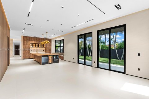 Casa en venta en Miami, Florida, 4 dormitorios, 313.92 m2 № 1951365 - foto 20