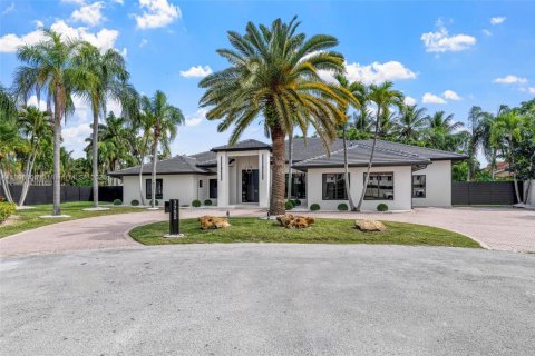 Casa en venta en Miami, Florida, 4 dormitorios, 313.92 m2 № 1951365 - foto 3