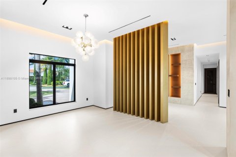 Casa en venta en Miami, Florida, 4 dormitorios, 313.92 m2 № 1951365 - foto 12