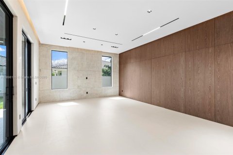Casa en venta en Miami, Florida, 4 dormitorios, 313.92 m2 № 1951365 - foto 19