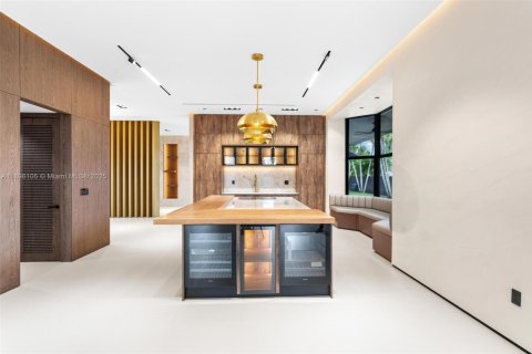 Casa en venta en Miami, Florida, 4 dormitorios, 313.92 m2 № 1951365 - foto 15