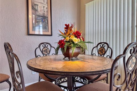 Condo in Orlando, Florida, 2 bedrooms  № 1857985 - photo 11