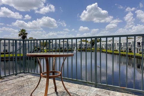 Condo in Orlando, Florida, 2 bedrooms  № 1857985 - photo 22