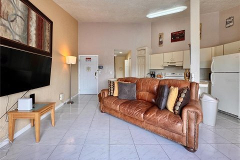 Condo in Orlando, Florida, 2 bedrooms  № 1857985 - photo 4