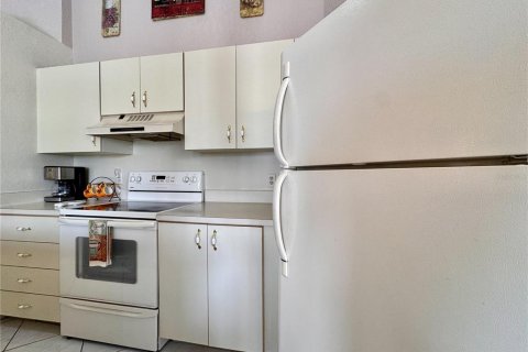 Condo in Orlando, Florida, 2 bedrooms  № 1857985 - photo 7