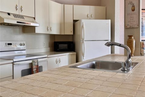 Condo in Orlando, Florida, 2 bedrooms  № 1857985 - photo 5
