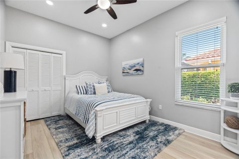 House in Tampa, Florida 5 bedrooms, 321.35 sq.m. № 1687079 - photo 18