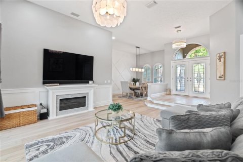 House in Tampa, Florida 5 bedrooms, 321.35 sq.m. № 1687079 - photo 17
