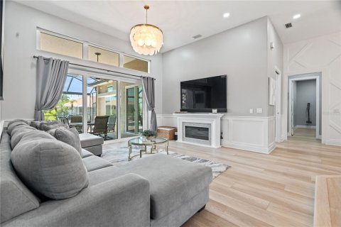 House in Tampa, Florida 5 bedrooms, 321.35 sq.m. № 1687079 - photo 16