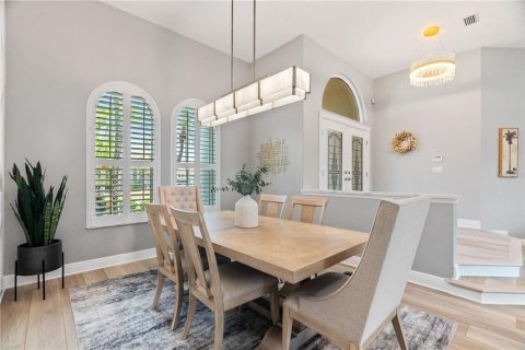 House in Tampa, Florida 5 bedrooms, 321.35 sq.m. № 1687079 - photo 13